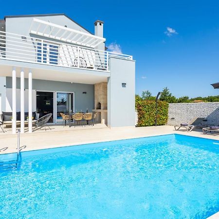 Villa Ovis Peresiji Extérieur photo