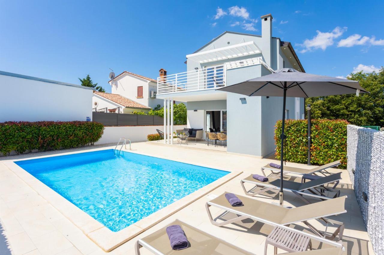 Villa Ovis Peresiji Extérieur photo
