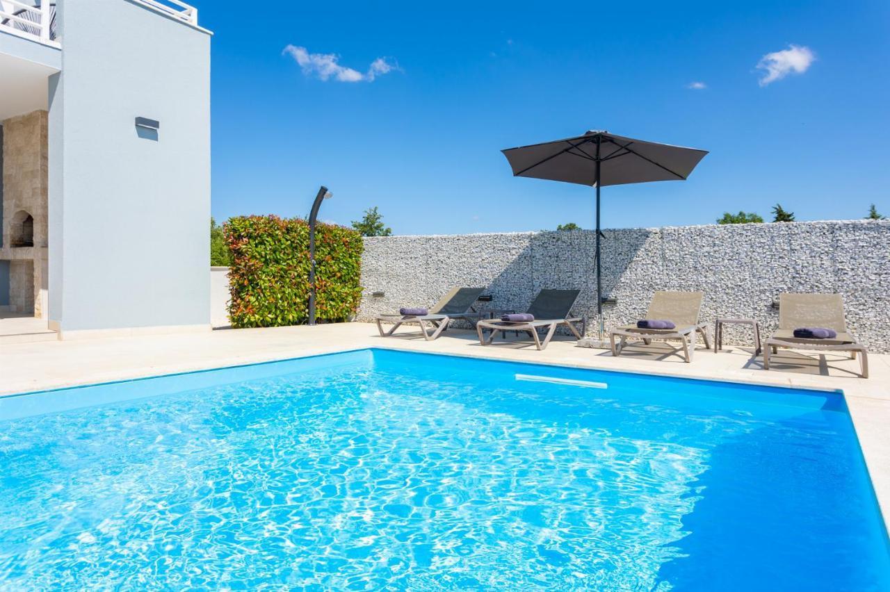 Villa Ovis Peresiji Extérieur photo