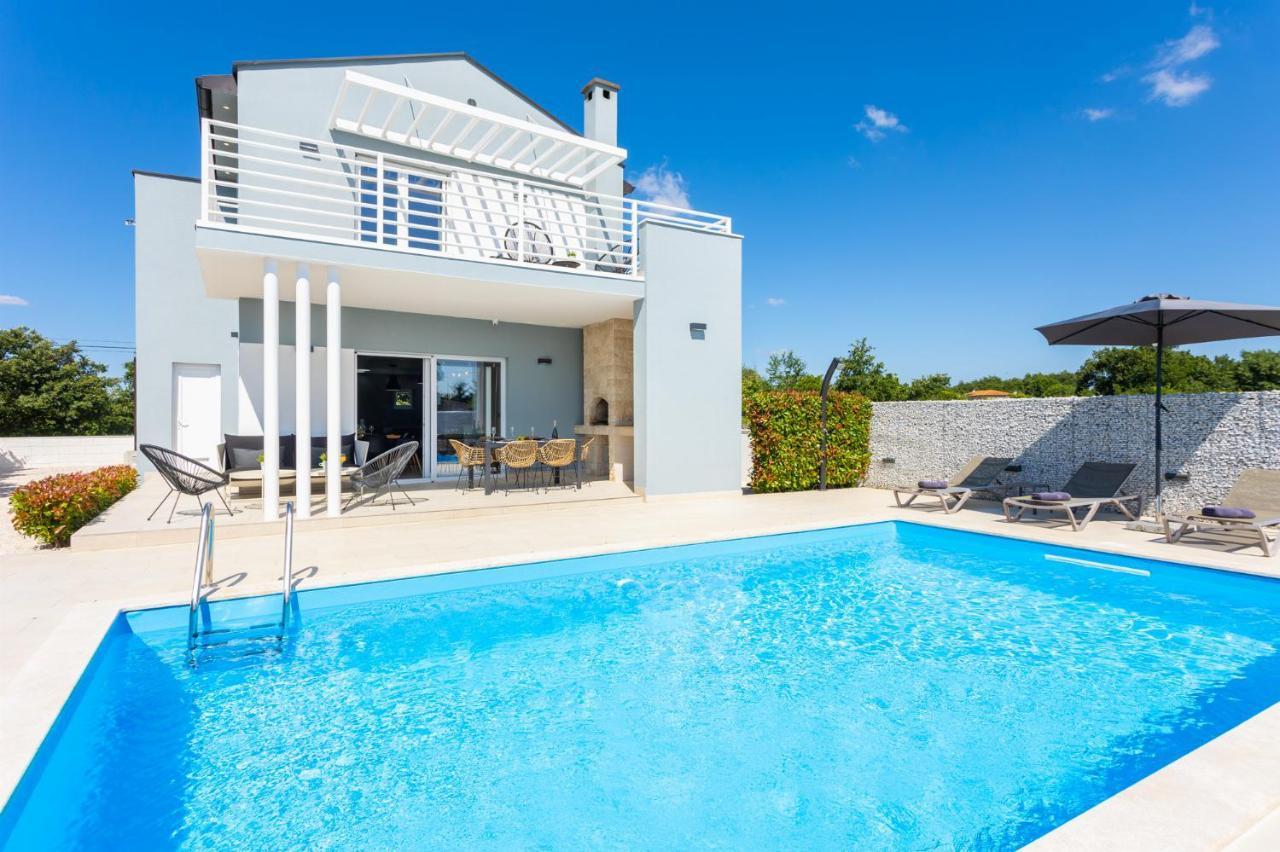 Villa Ovis Peresiji Extérieur photo